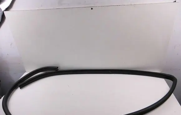 Mazda 2 Front door rubber seal 