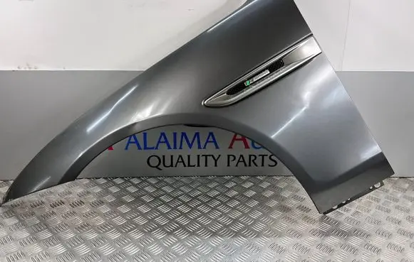 Jaguar XE Fender 