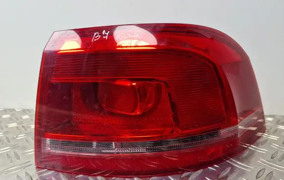 Volkswagen PASSAT B7 Rear/tail lights 3AF945096E