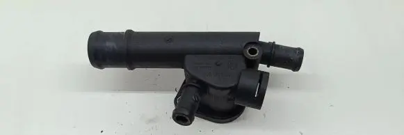 Volkswagen Touran I Engine coolant pipe/hose 038121132D