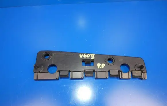 Volvo V60 Fender mounting bracket 31448917