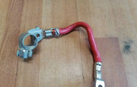 Opel Astra K Positive cable (battery) 39012682 39035739