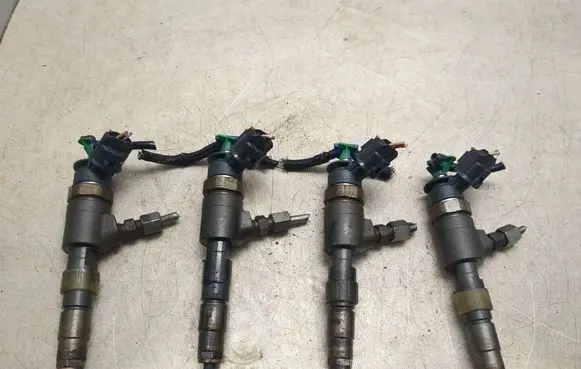 Fuel injectors set