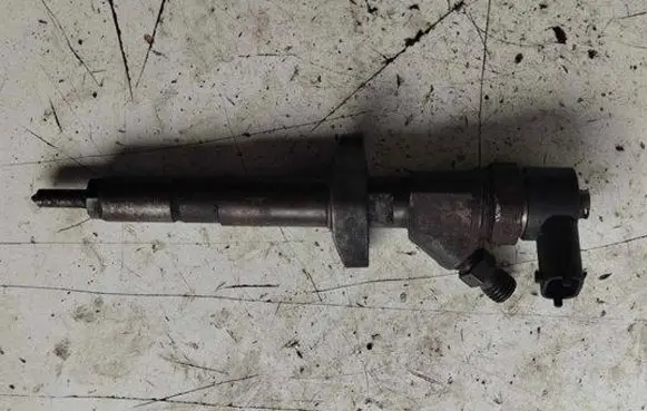 Renault Espace III Fuel injector 0445110038