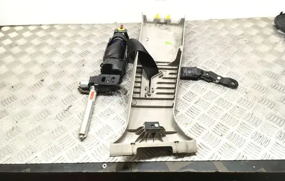 Volvo V50 Front seatbelt 0506080173 6012243L0G 85900T2A