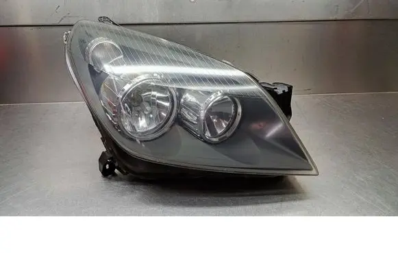 Opel Astra H Front reflector 