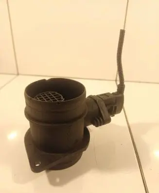 Volkswagen Golf IV Mass air flow meter 038906461B 0281002531
