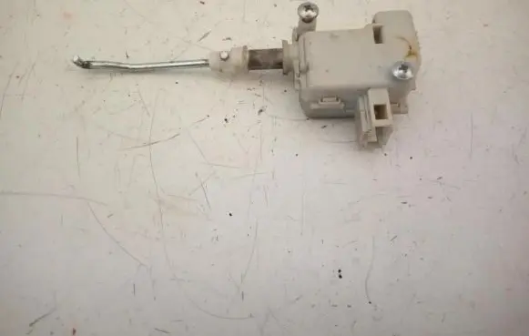 Seat Ibiza II (6k) Rear lock motor 6K6862158