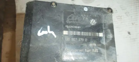 Volkswagen Golf IV Master brake cylinder 1J0907379D