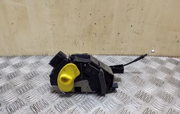 Loading door lock