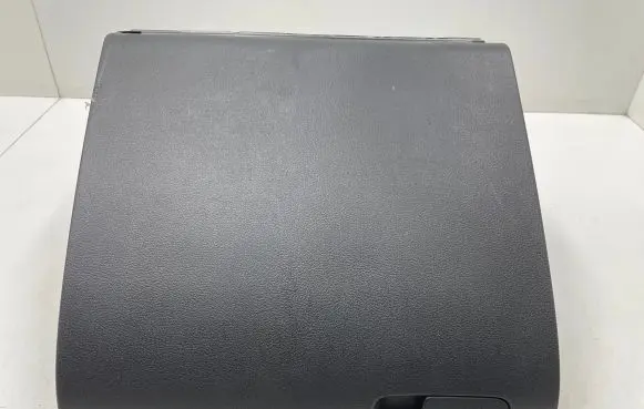 Volkswagen Tiguan Glove box 5M1857097Q