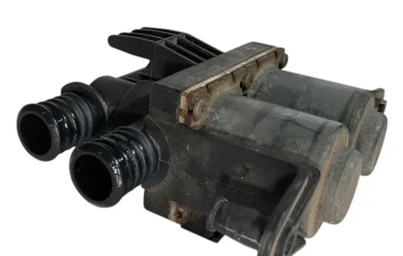 BMW 7 E65 E66 Coolant heater control valve 6908294 64116908294