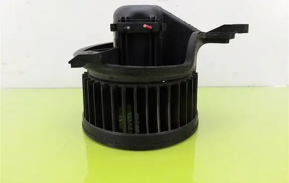 Peugeot Partner Heater fan/blower 030666P