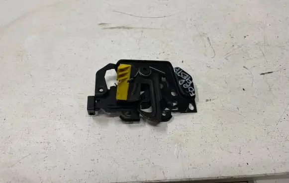 Ford Fiesta Engine bonnet/hood lock/catch