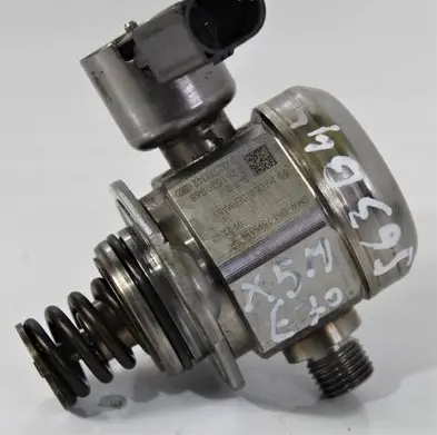 BMW X5M E70 In-tank fuel pump 7595339