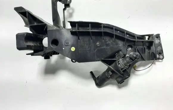 Audi A5 8T 8F Headlight/headlamp mounting bracket 8T0805607 8T0805607L