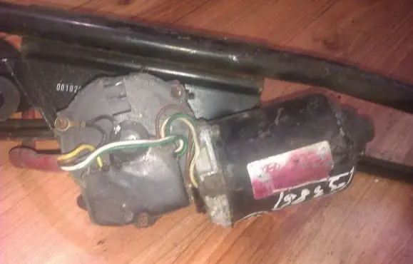 Hyundai Santa Fe Wiper motor 981102690