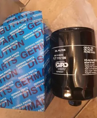 Audi 80 90 S2 B4 Oil filter cover FLT115109