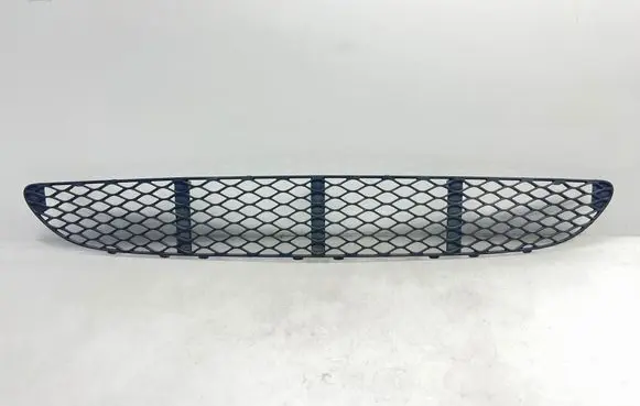 Mercedes-Benz E W211 Front bumper lower grill A2118850053