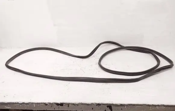 Mercedes-Benz Sprinter W907 W910 Sliding door rubber seal 