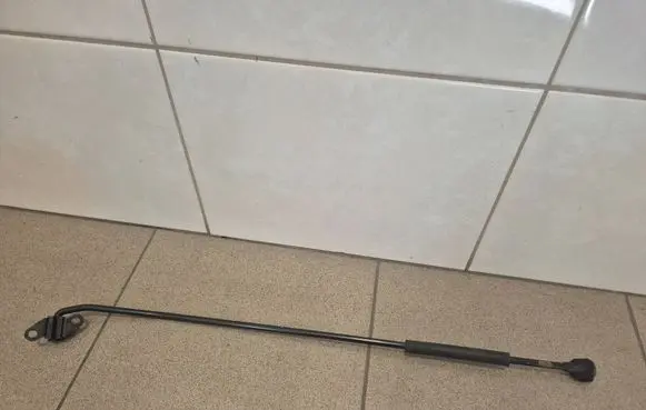 Hyundai i30 Engine bonnet/hood prop rod/strut 