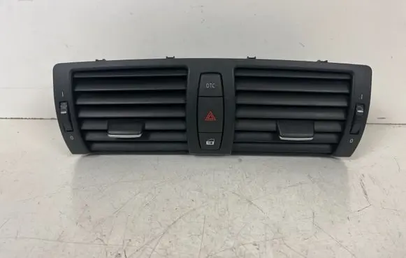 BMW 1 E81 E87 Dash center air vent grill 7059189