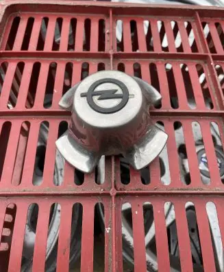 Opel Frontera A Original wheel cap