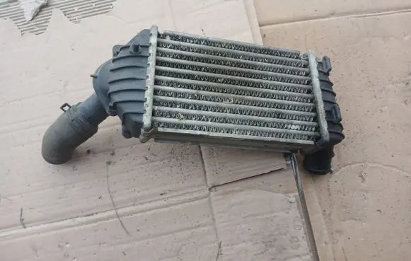 Volkswagen Polo III 6N 6N2 6NF Intercooler radiator 6E0145805B