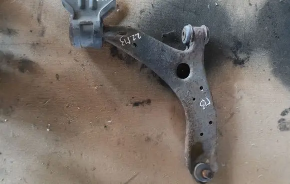 Mazda 3 II Front lower control arm/wishbone