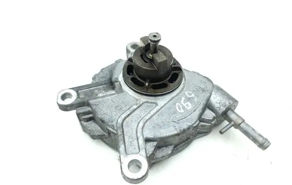 Toyota RAV 4 (XA40) Vacuum pump 26081402