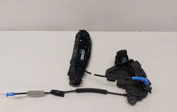 Opel Astra L Front door lock 3835419280 9849924280