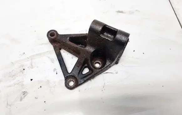 Nissan Micra Engine mounting bracket 