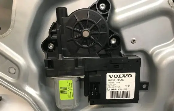 Volvo V50 Rear door window regulator motor 30739182AC