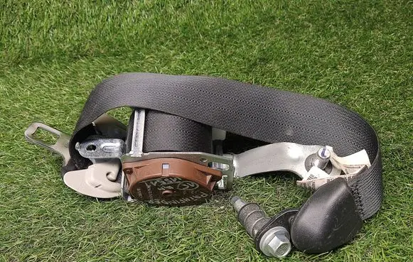 Nissan Pathfinder R52 Rear seatbelt 888453JA1B