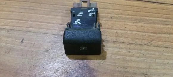 Nissan Sunny Windscreen/window heater switch