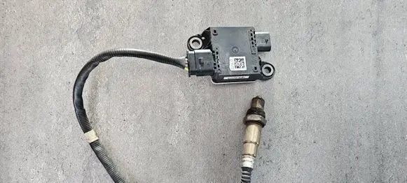 Volkswagen Transporter - Caravelle T6 Lambda probe sensor 04L906261B
