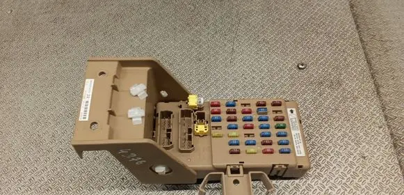 Subaru Impreza II Fuse module 82201FG010