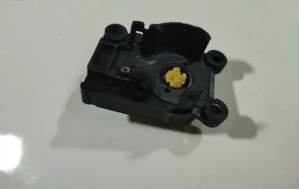 Ford Focus C-MAX Air flap motor/actuator 410473240