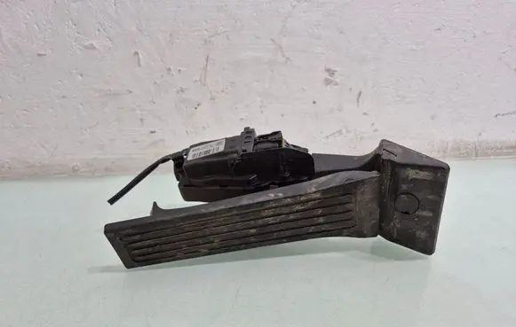 Hyundai Tucson TL Accelerator throttle pedal
