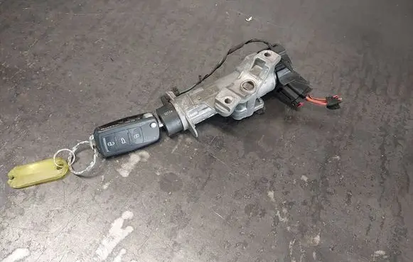 Skoda Roomster (5J) Ignition lock 6R0905851D 5K0837202AD