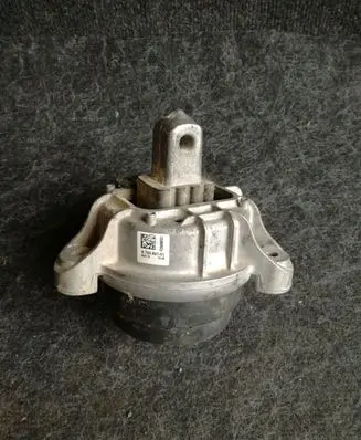 BMW 5 F10 F11 Engine mount bracket 678560101