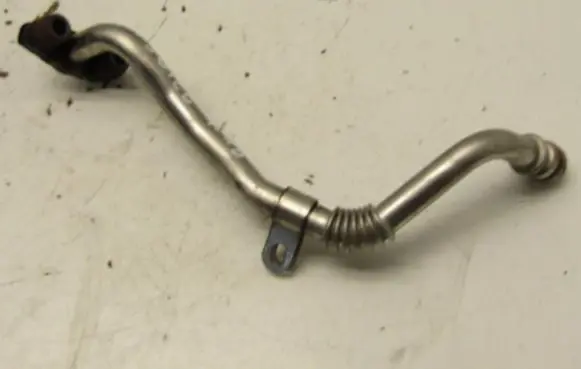 Nissan Juke II F16 Turbo air intake inlet pipe/hose 210457368R