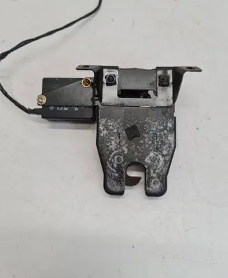 BMW 5 E39 Tailgate lock latch 