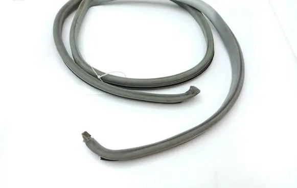 Mercedes-Benz S W126 Rear door rubber seal (on body) 