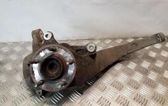 Front wheel hub spindle knuckle
