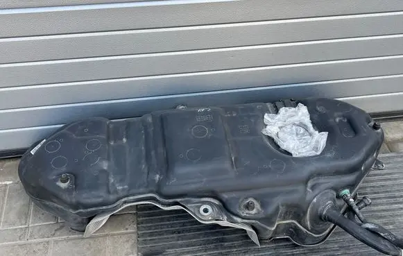 Porsche Cayenne (9Y0 9Y3) Fuel tank 4M420101 184360018 T301032