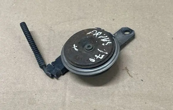 Toyota Prius+ (ZVW40) Horn signal 8652047010