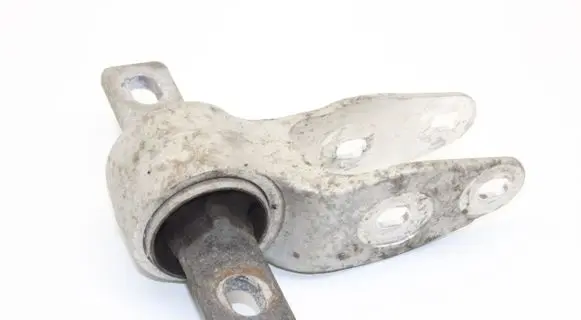 Tesla Model S Engine mounting bracket 1055366
