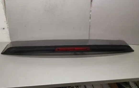 Tailgate/trunk spoiler