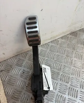Volvo S80 Accelerator throttle pedal 31329058